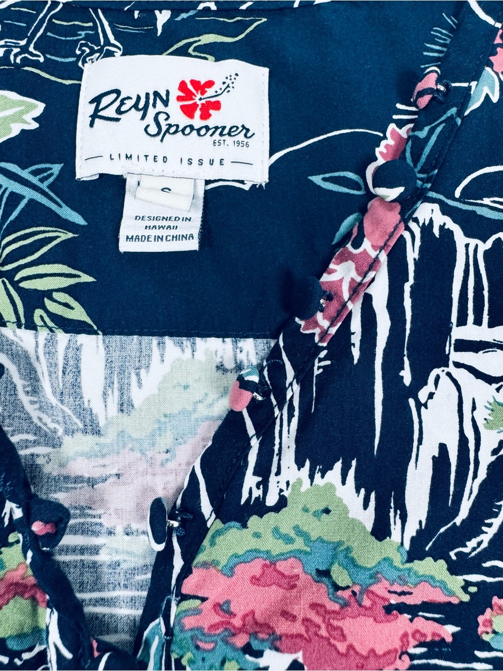Reyn Spooner Limited Issue Blouse Womens Small Blue Hawaiian Scenic Floral Rayon - Picture 8 of 14
